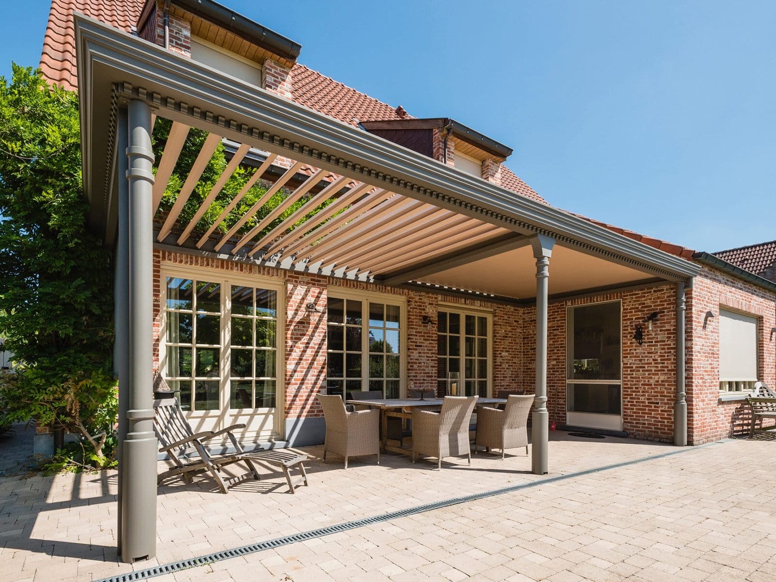 Renson Aero terrasoverkapping vast aan woning