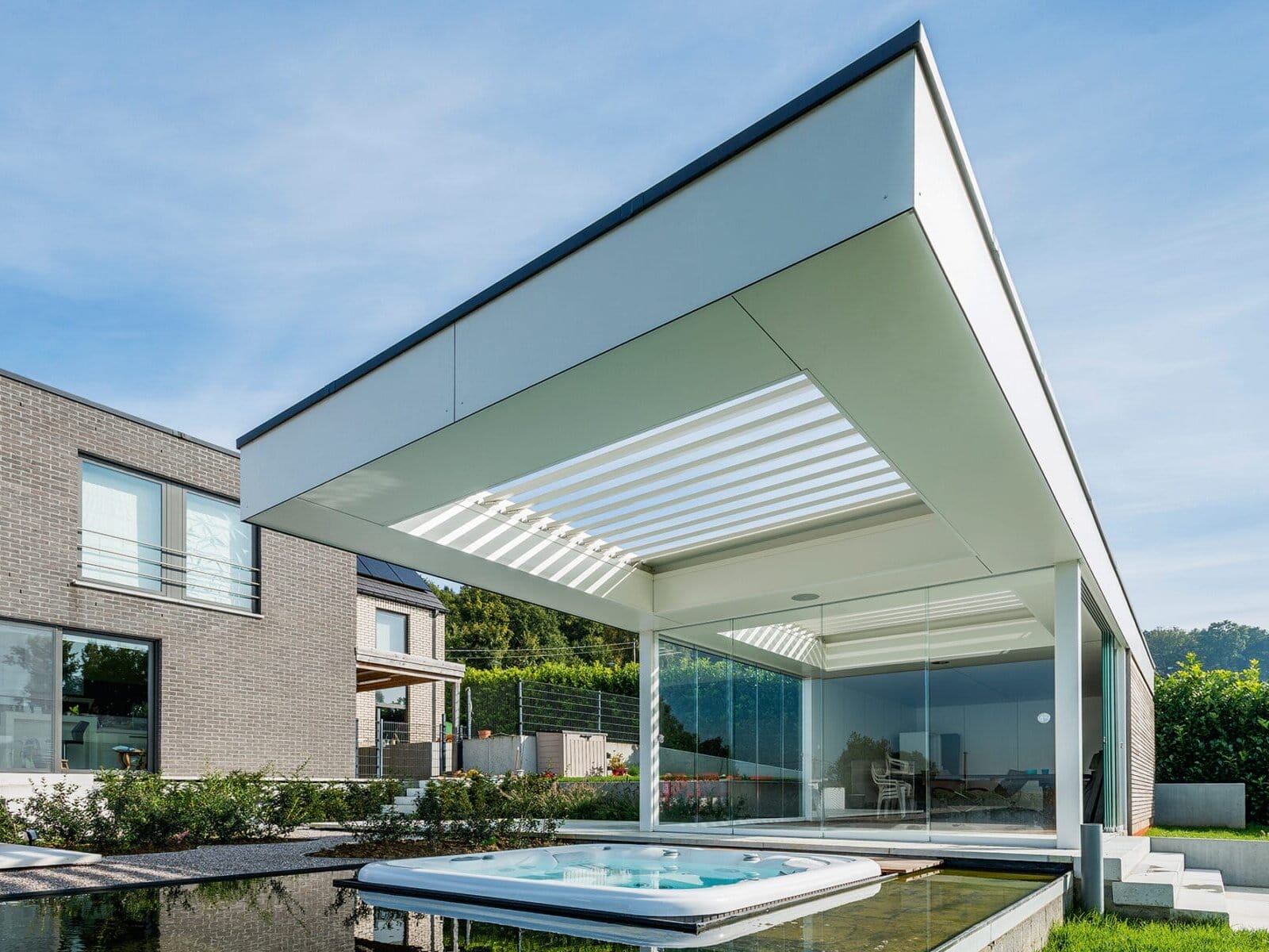 Renson Aero terrasoverkapping vast aan woning